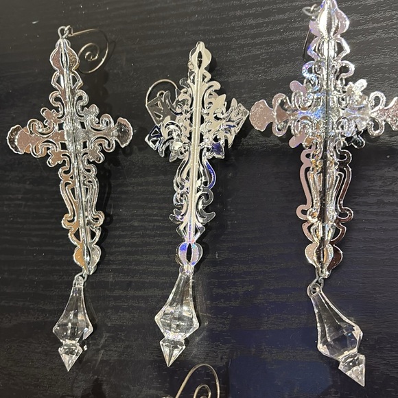 Elegant Silver Cross Ornaments - Picture 3 of 3